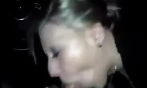 Студент, що проходить курс дивитись онлайн порно фільми по обкладинці, шукає одну зі своїх угод за додаткові гроші